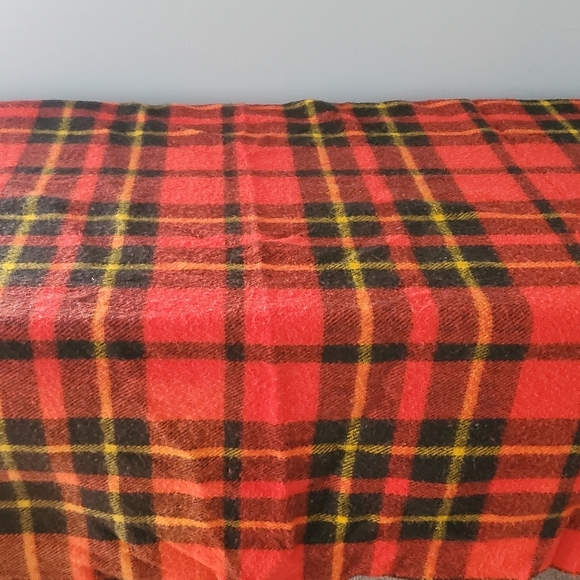 Vintage Tartan Plaid Acrylic Fringed Blanket - Picture 7 of 7